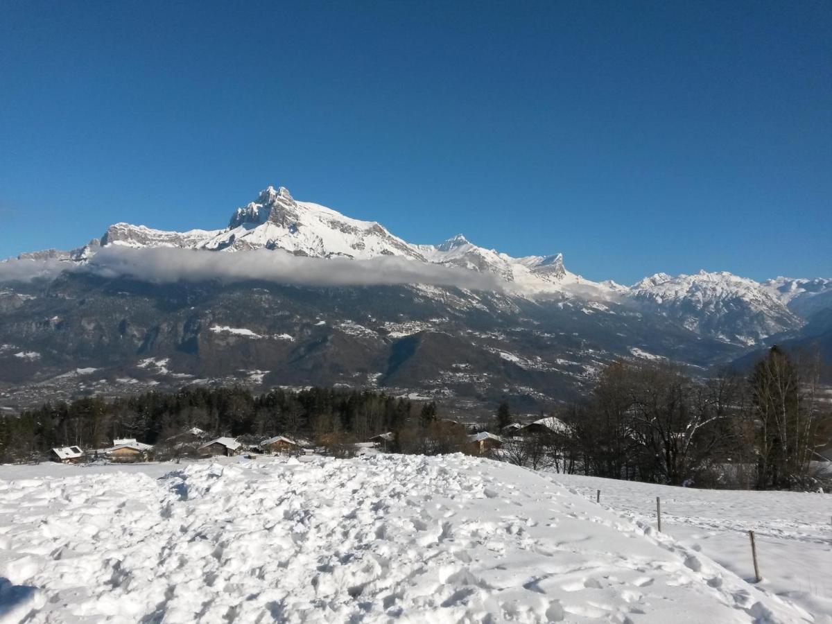 Rez De Chaussee Tres Calme Vue Mont-Blanc Combloux Quarto foto
